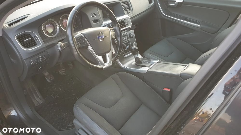 Volvo V60 D3 Summum - 10