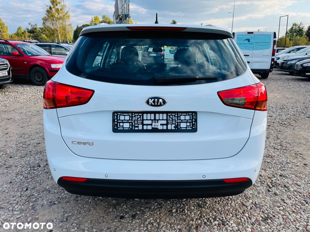 Kia Ceed 1.6 GDI SW Dream-Team Edition - 7