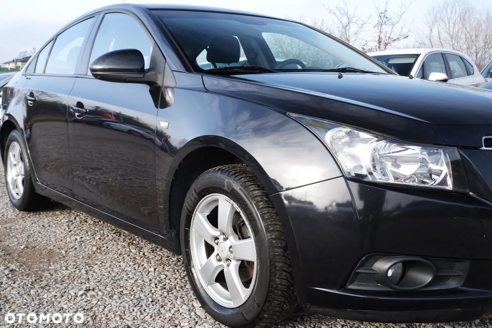 Chevrolet Cruze 1.6 LS - 2