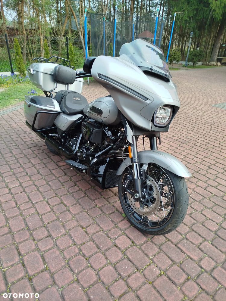 Harley-Davidson Touring Street Glide - 13