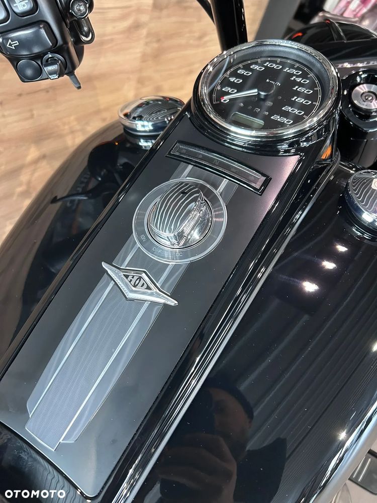 Harley-Davidson Touring Road King - 4