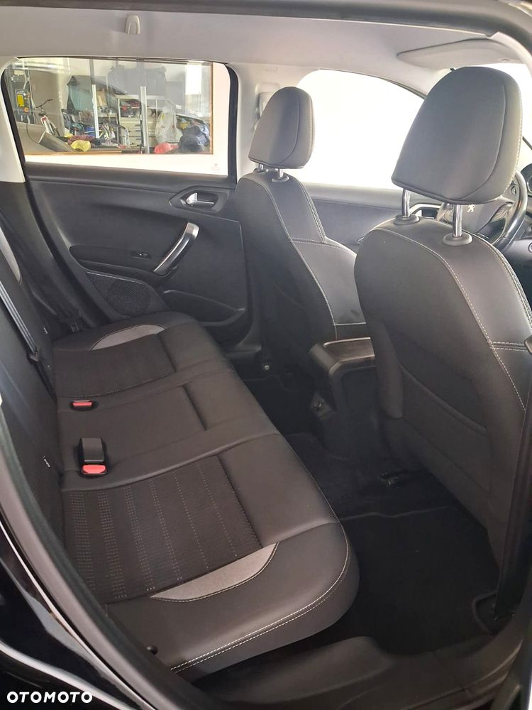 Peugeot 2008 - 13