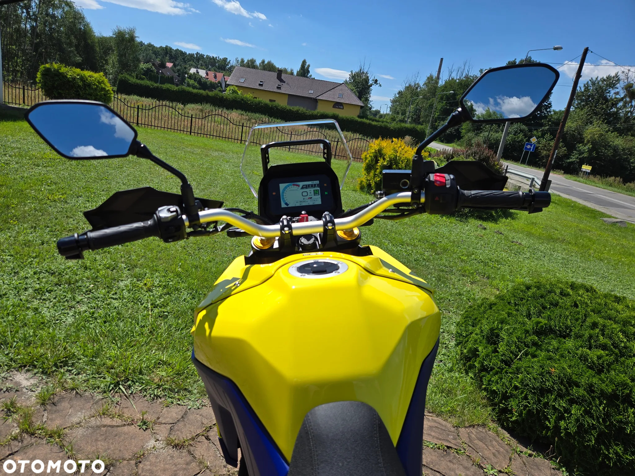 Suzuki V-STROM - 22