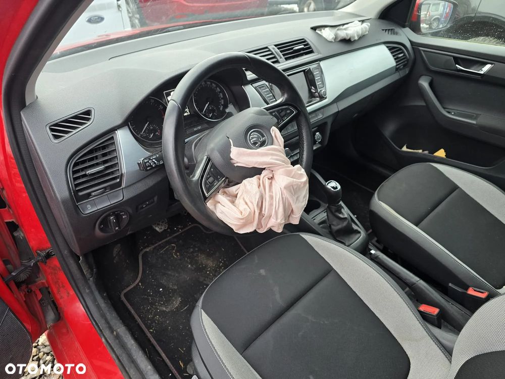 Skoda Fabia 1.2 TSI Cool Edition Red & Grey - 5