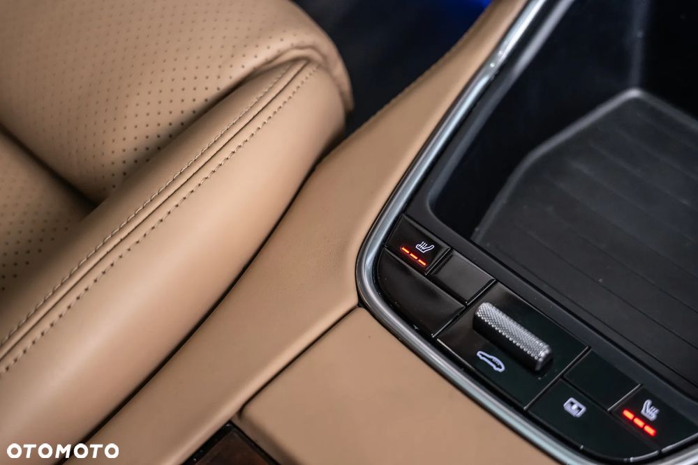 Porsche Panamera 4S GPF Executive - 34