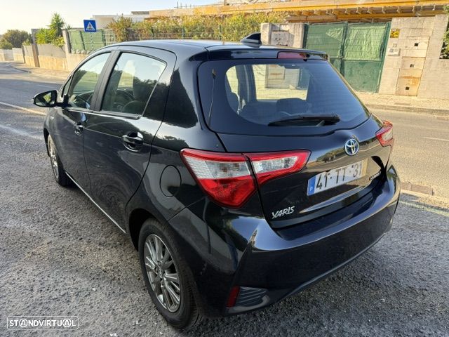 Toyota Yaris 1.5 HSD Comfort +P.Style+P.Techno - 3