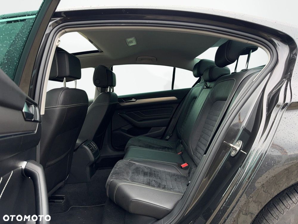 Volkswagen Passat 2.0 TSI Elegance DSG - 12