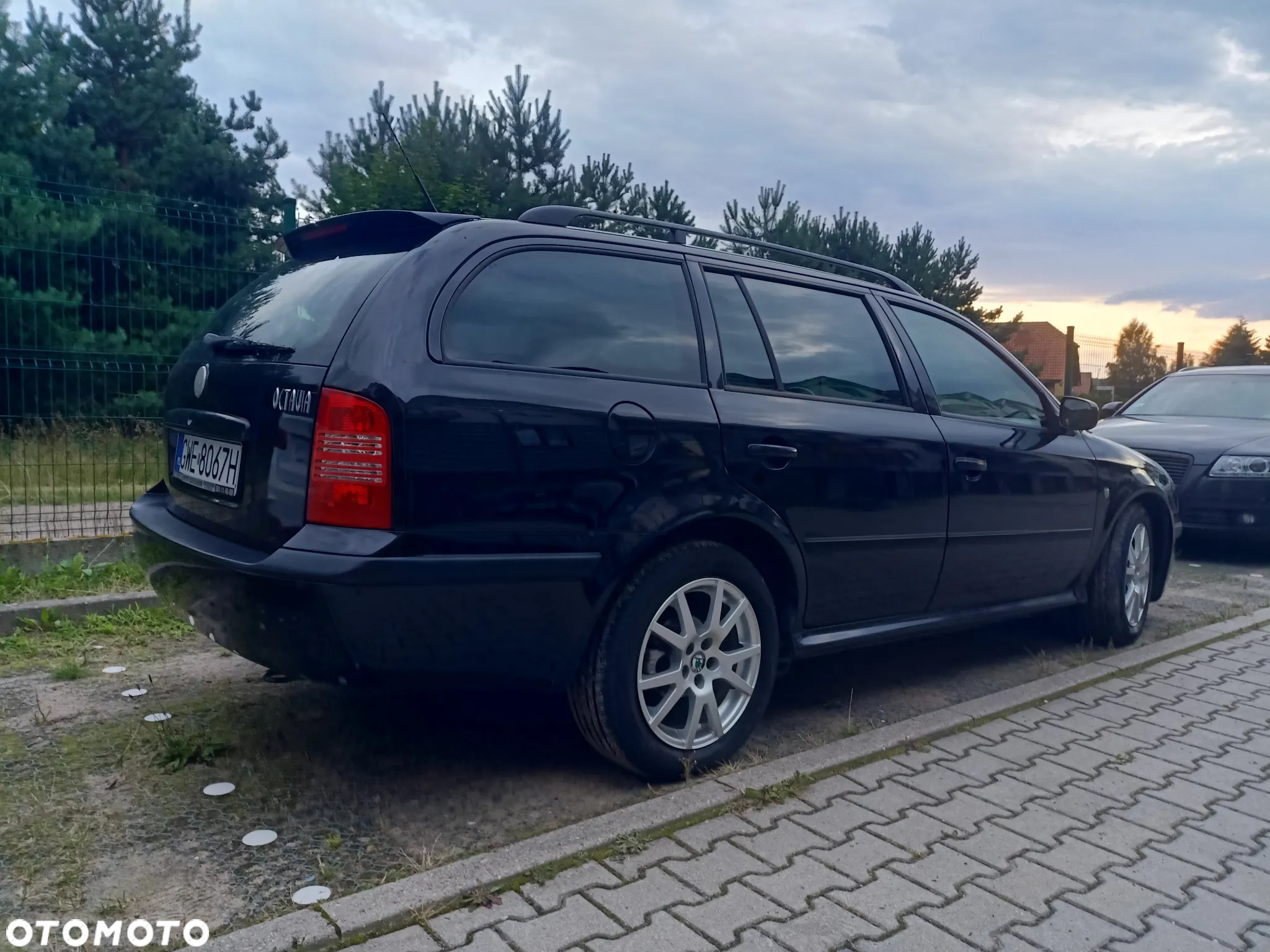 Skoda Octavia Combi 1.6 Ambiente - 11