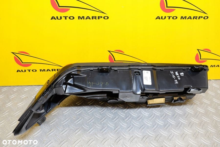 CHEVROLET CORVETTE C8 2019- LAMPA TYŁ PRAWA LED USA - 5