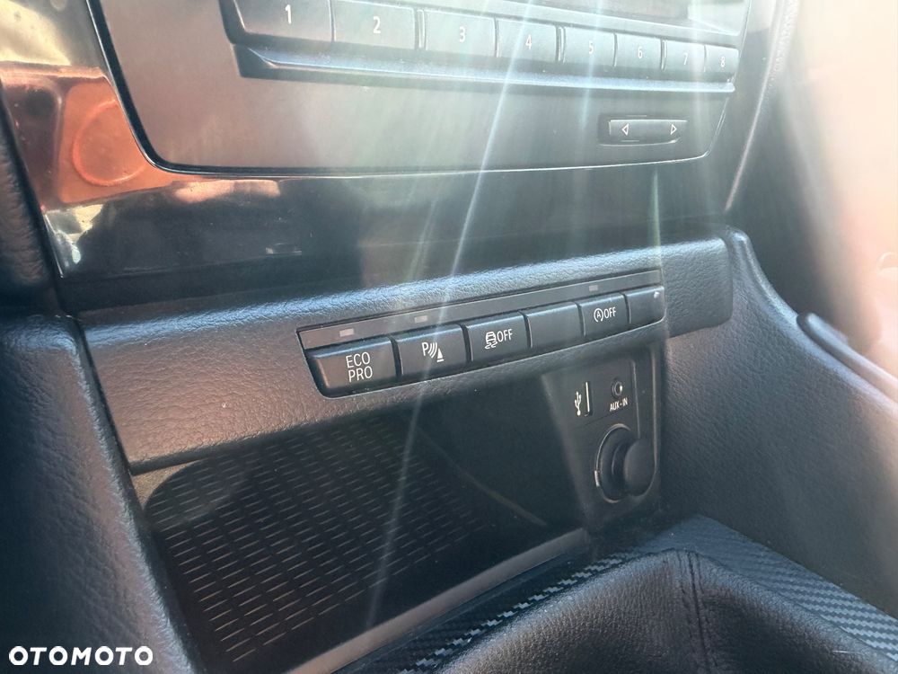 BMW X1 sDrive18d - 28