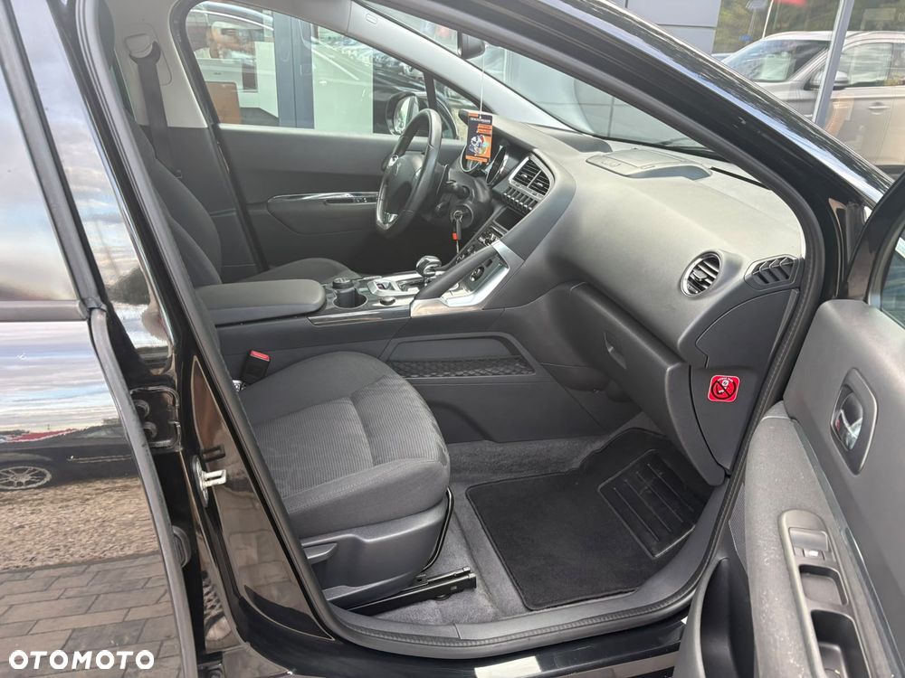 Peugeot 3008 Hybrid4 - 16
