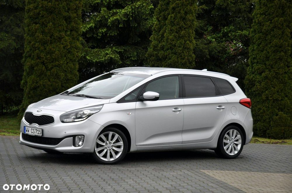 Kia Carens - 11