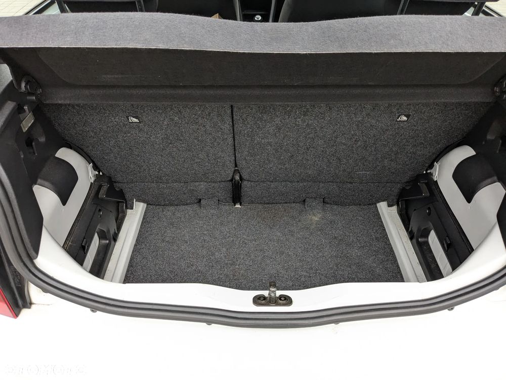 Volkswagen up! 1.0 move - 17