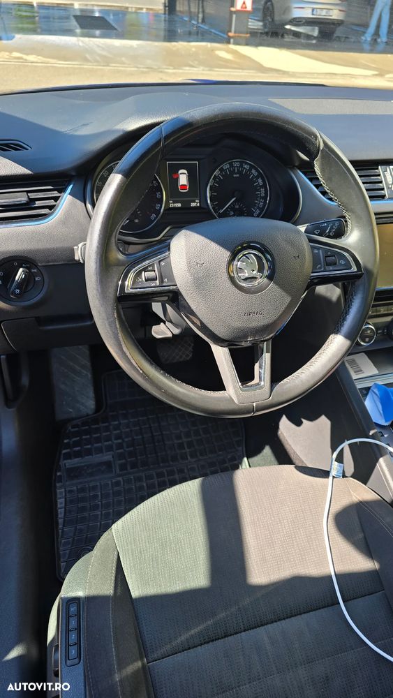 Skoda Octavia 1.6 TDI DSG Style - 18