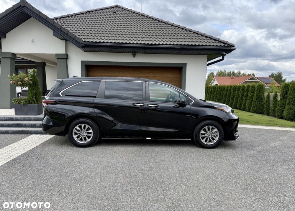 Toyota Sienna - 7