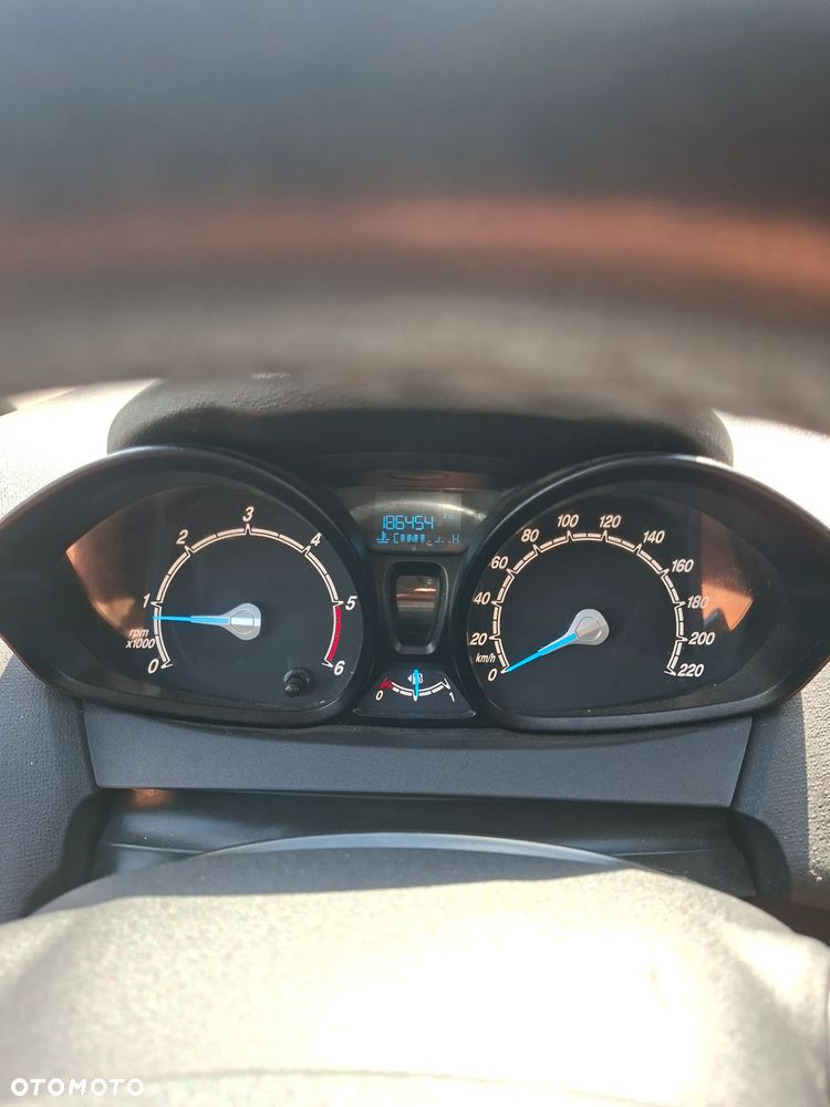 Ford Fiesta 1.5 TDCi Silver X - 8