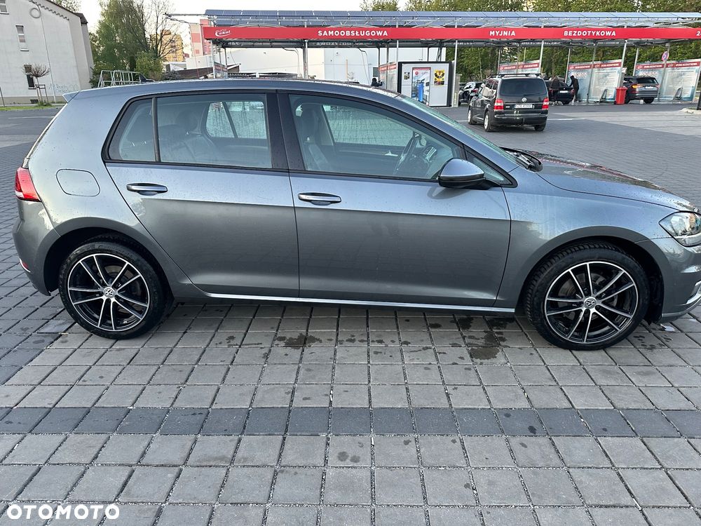 Volkswagen Golf - 8