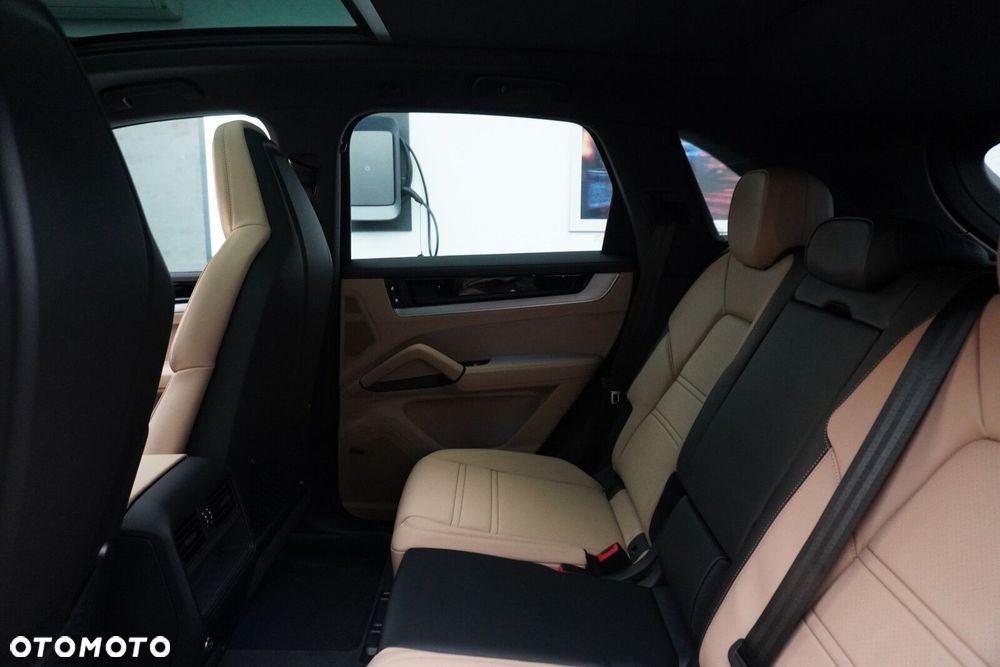 Porsche Cayenne - 12