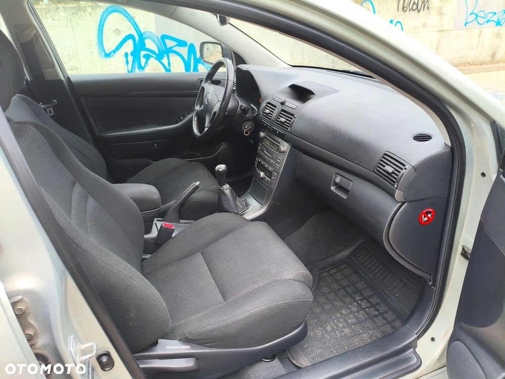 Toyota Avensis 2.0 VVT-i Sol - 12