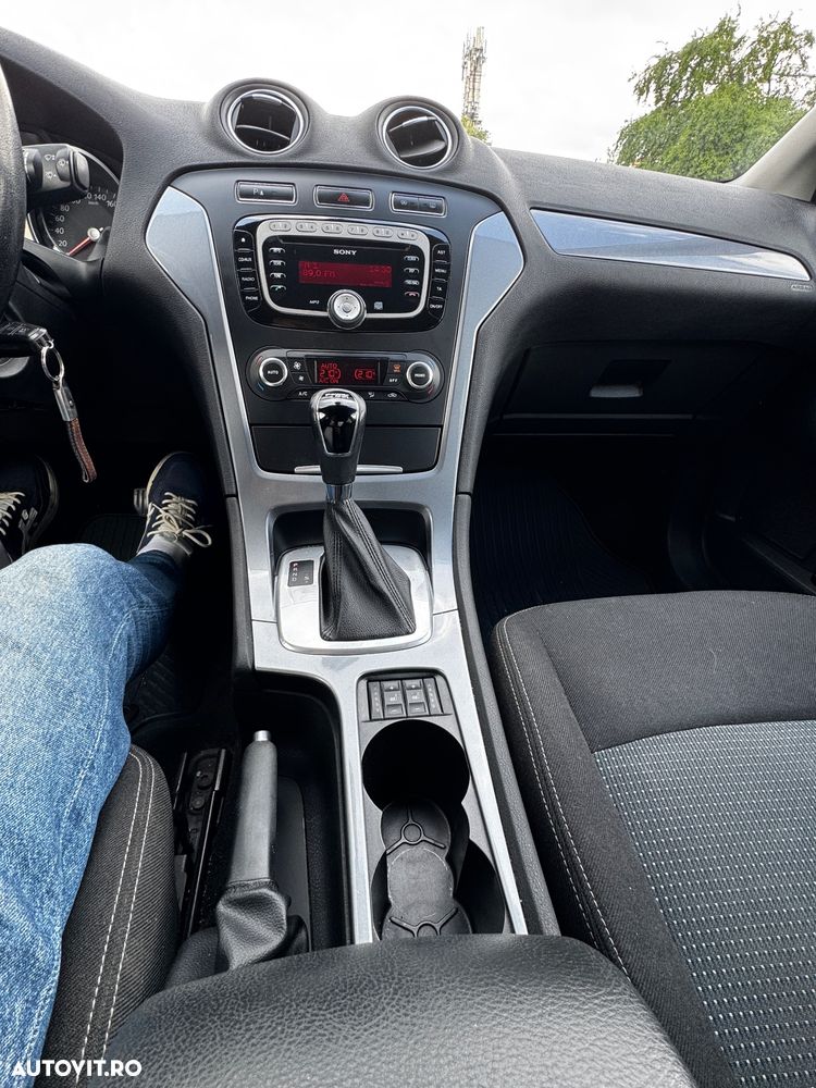 Ford Mondeo - 8