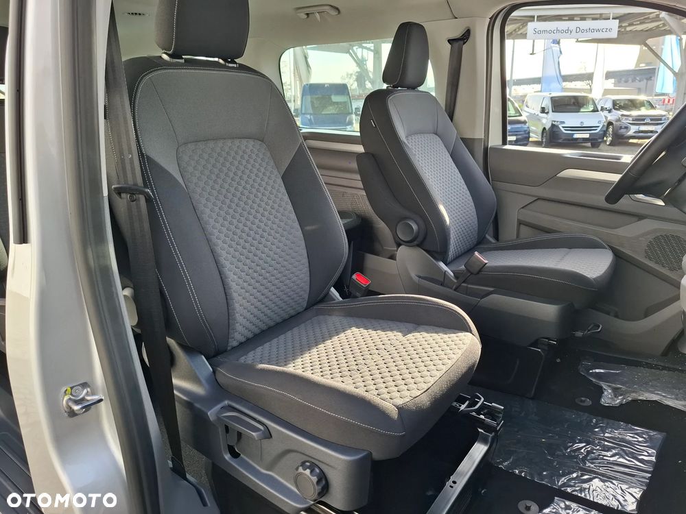 Volkswagen Caravelle - 9