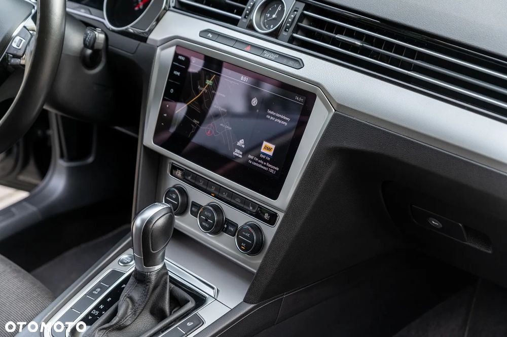 Volkswagen Passat 2.0 TDI BMT Comfortline DSG - 19