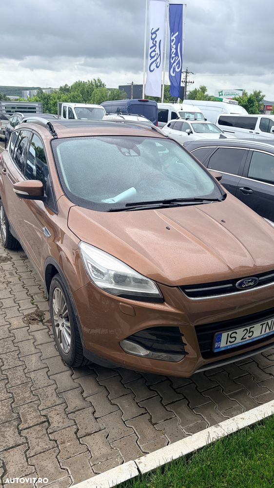 Ford Kuga 2.0 TDCi Powershift 4WD Titanium - 4