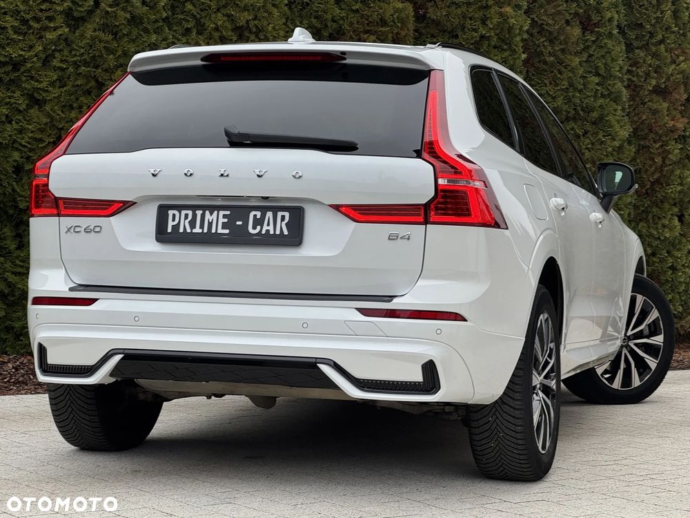 Volvo XC 60 B4 D Plus Dark - 2