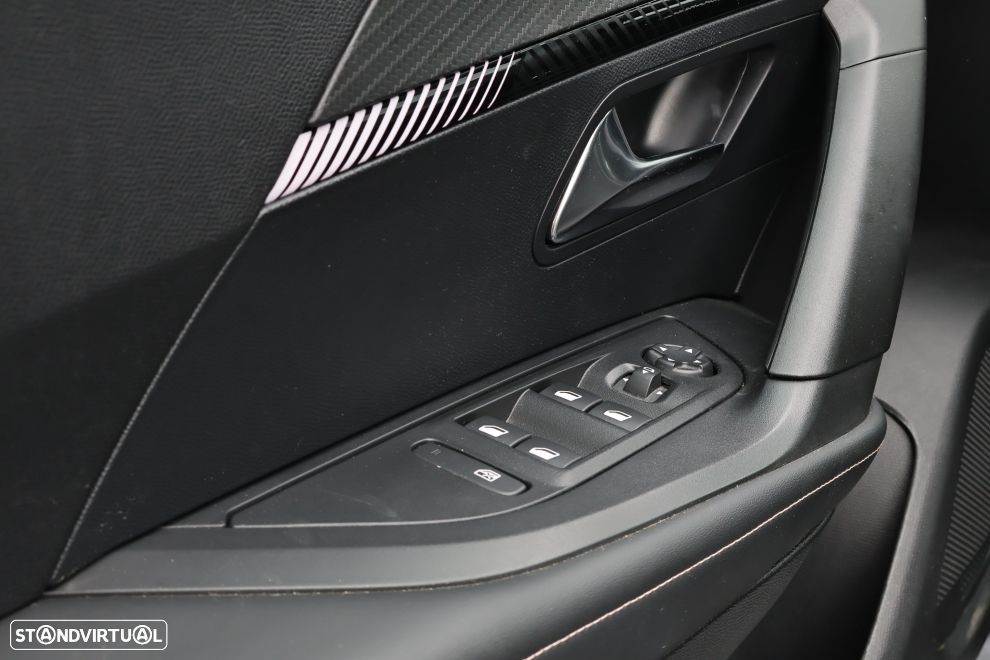 Peugeot 2008 1.2 Hybrid Allure e-DCS6 - 16