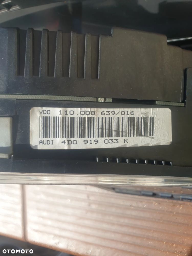 Audi A8 D2 4D0 919 033 K - 3