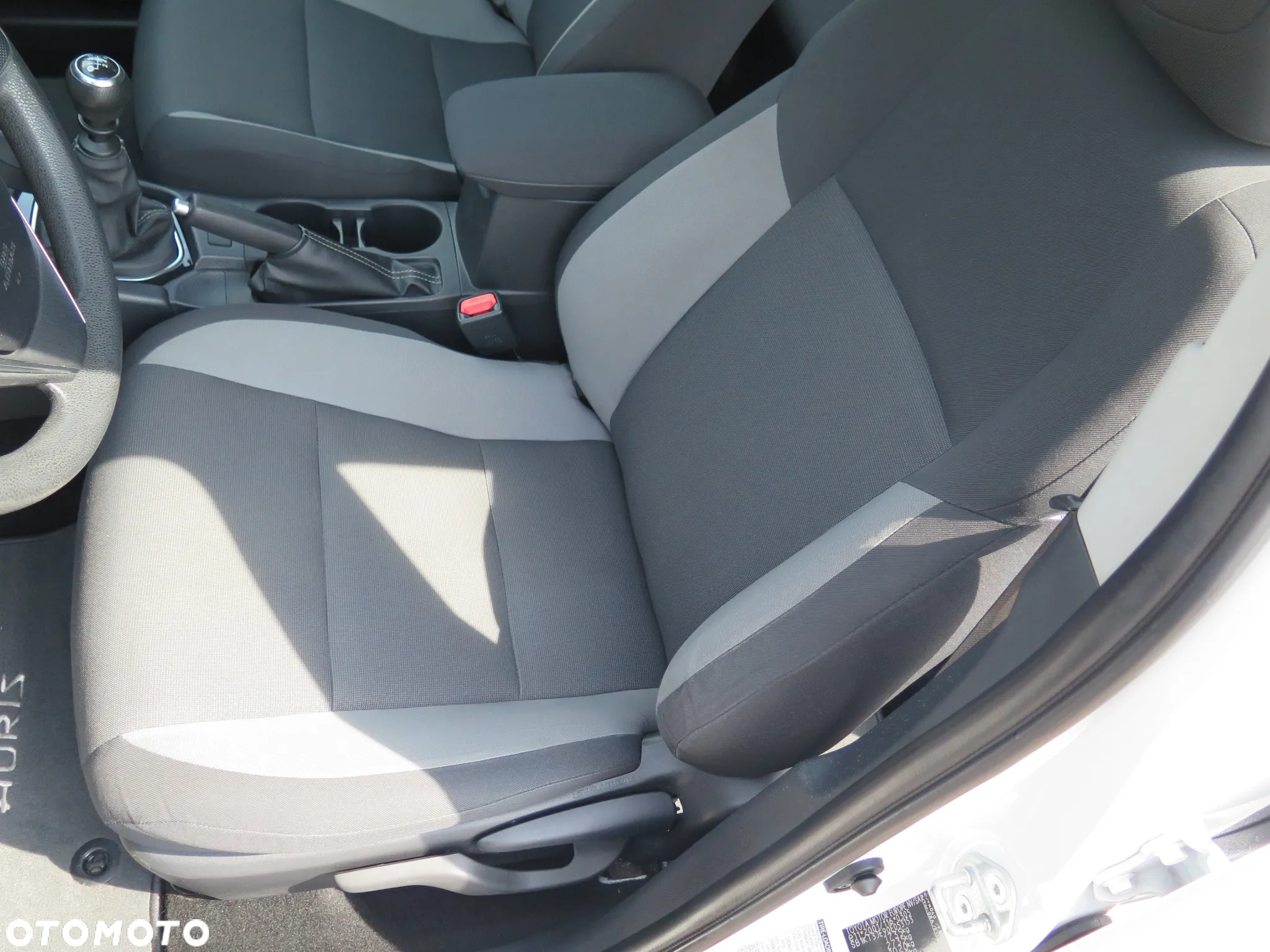 Toyota Auris 1.33 VVT-i Active - 14