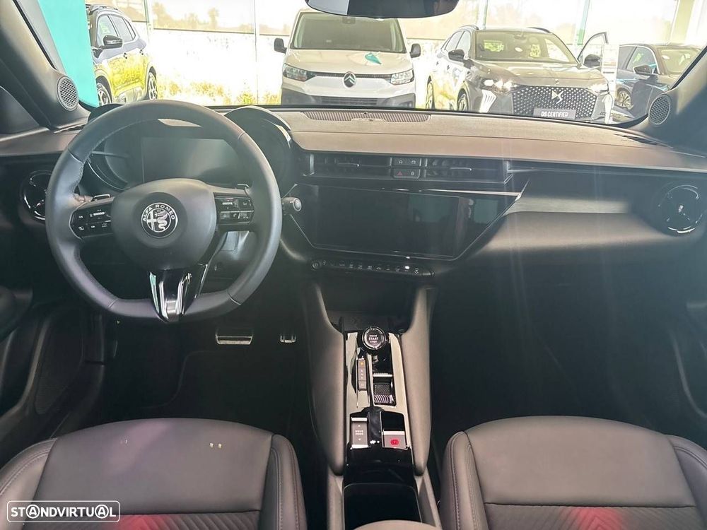 Alfa Romeo Junior 1.2 Speciale eDCT6 - 8