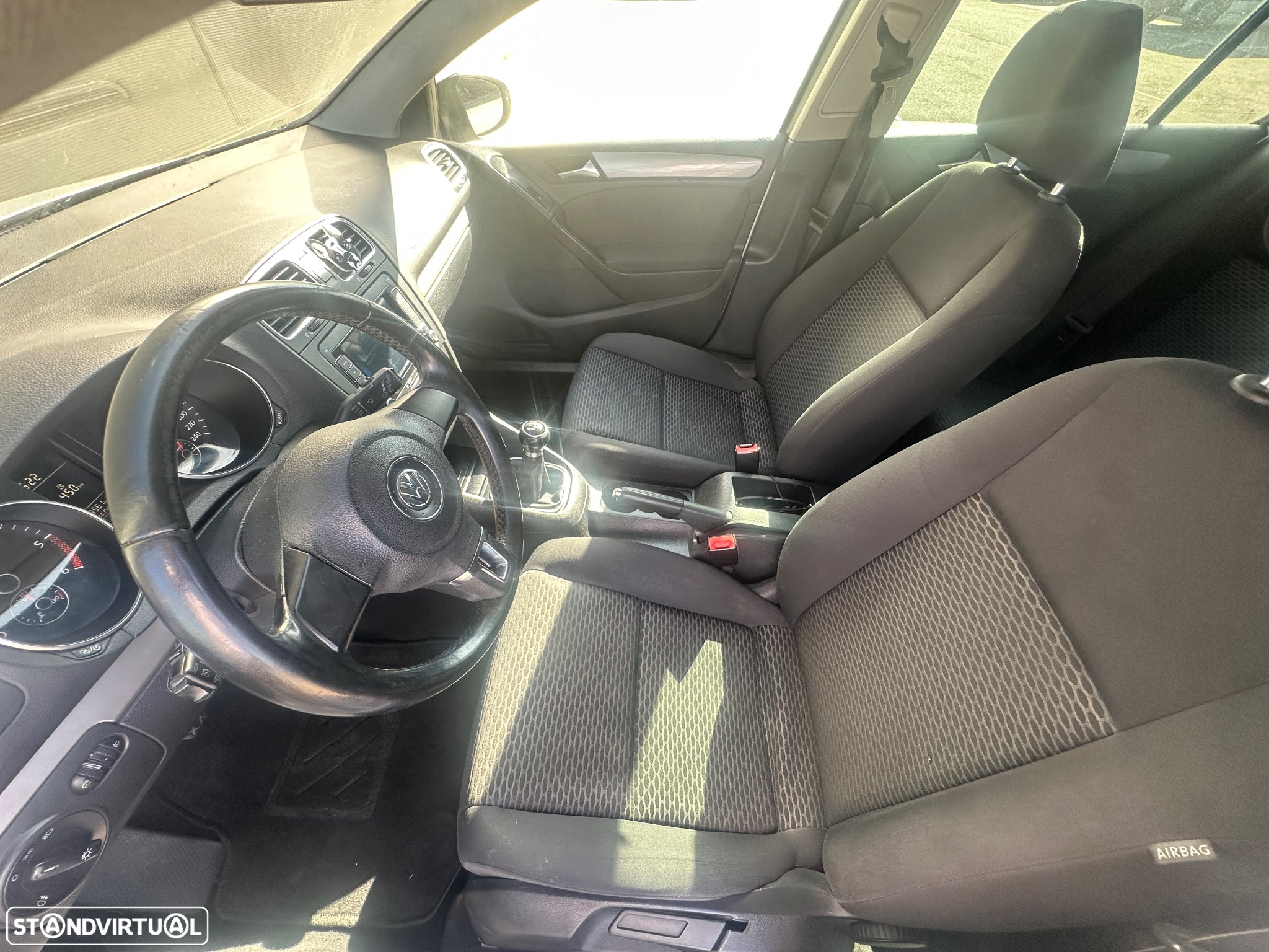 VW Golf 1.6 TDi Trendline - 32