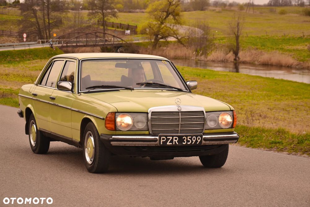 Mercedes-Benz W123 - 1