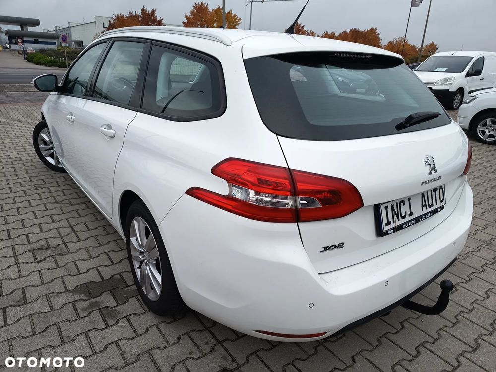 Peugeot 308 1.2 PureTech Allure S&S - 6