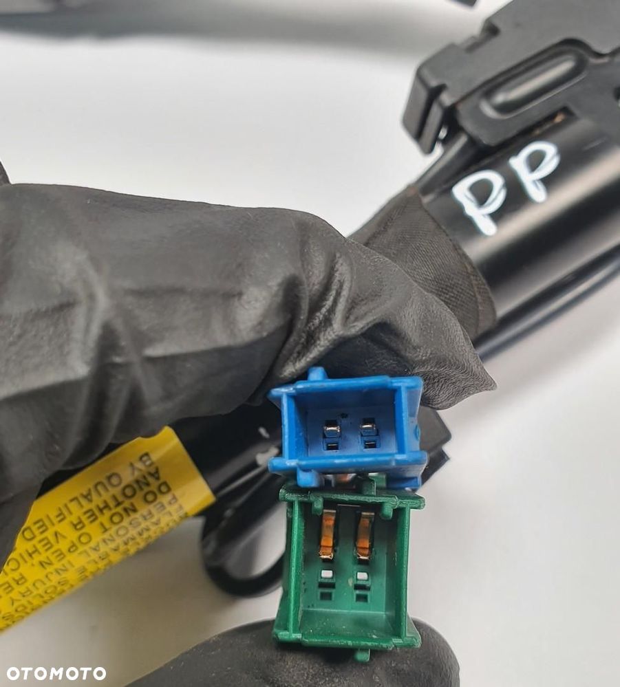 ZAPINKA NAPINACZ PASA PRAWY PRZÓD OPEL ASTRA III H 330803354 EUROPA - 2