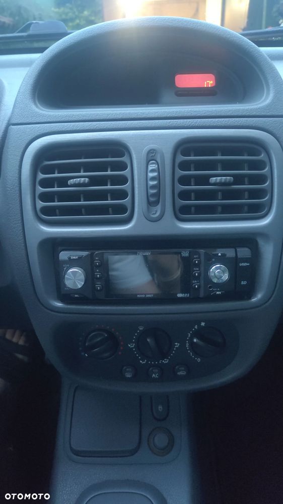 Renault Clio - 9