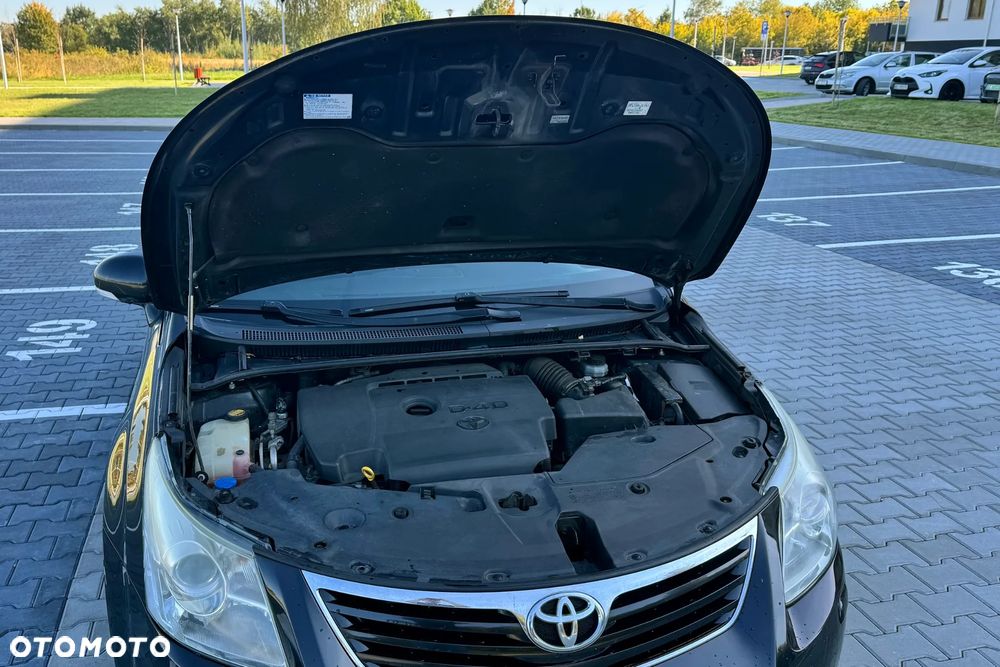 Toyota Avensis 2.0 D-4D Premium - 10