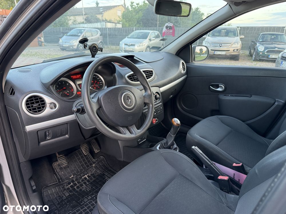 Renault Clio - 7
