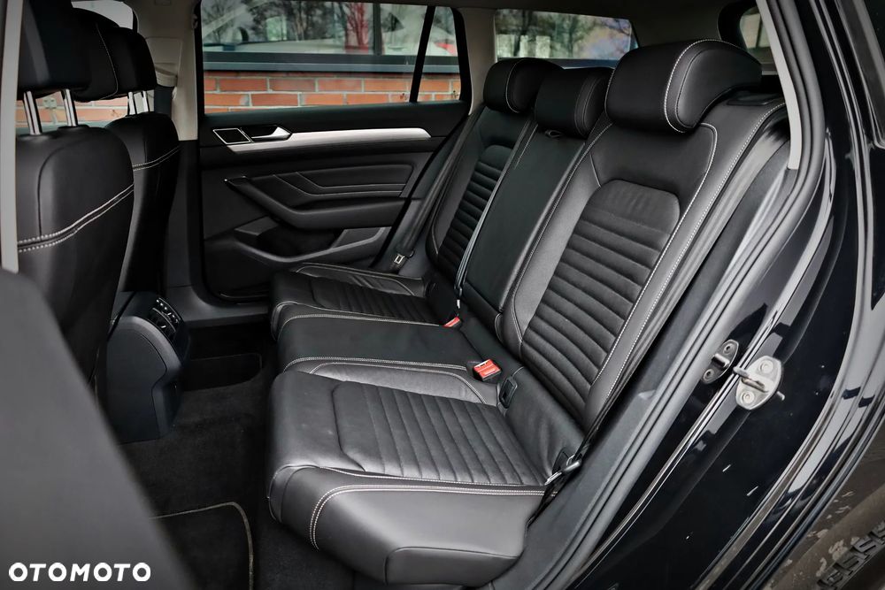 Volkswagen Passat 2.0 TDI EVO Elegance DSG - 23