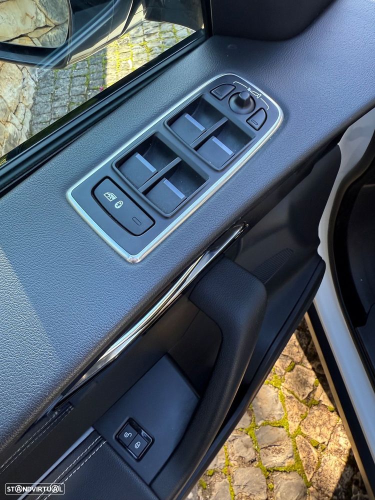 Jaguar F-Pace 2.0 i4D R-Sport AWD Aut. - 18