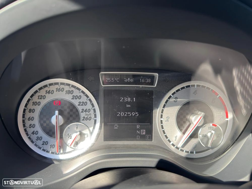 Mercedes-Benz A 220 d AMG Line Aut. - 4