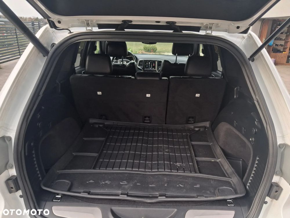 Jeep Grand Cherokee - 22