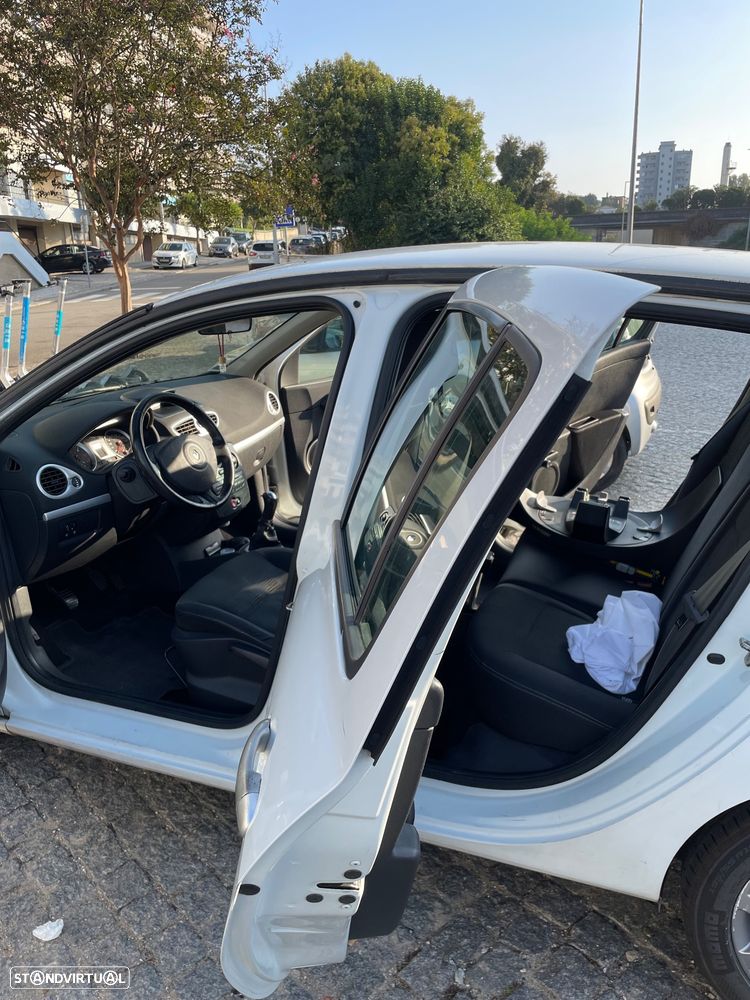 Renault Clio 1.5 dCi Confort - 8