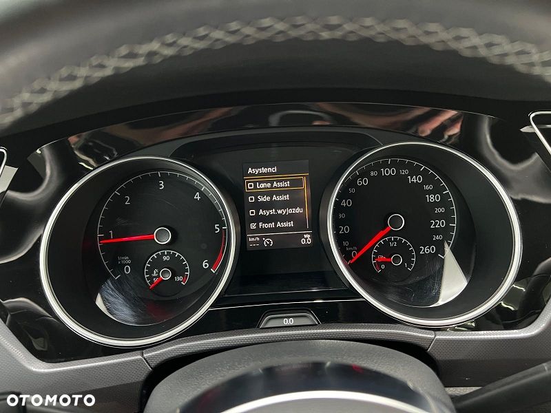 Volkswagen Touran 2.0 TDI SCR Highline - 19