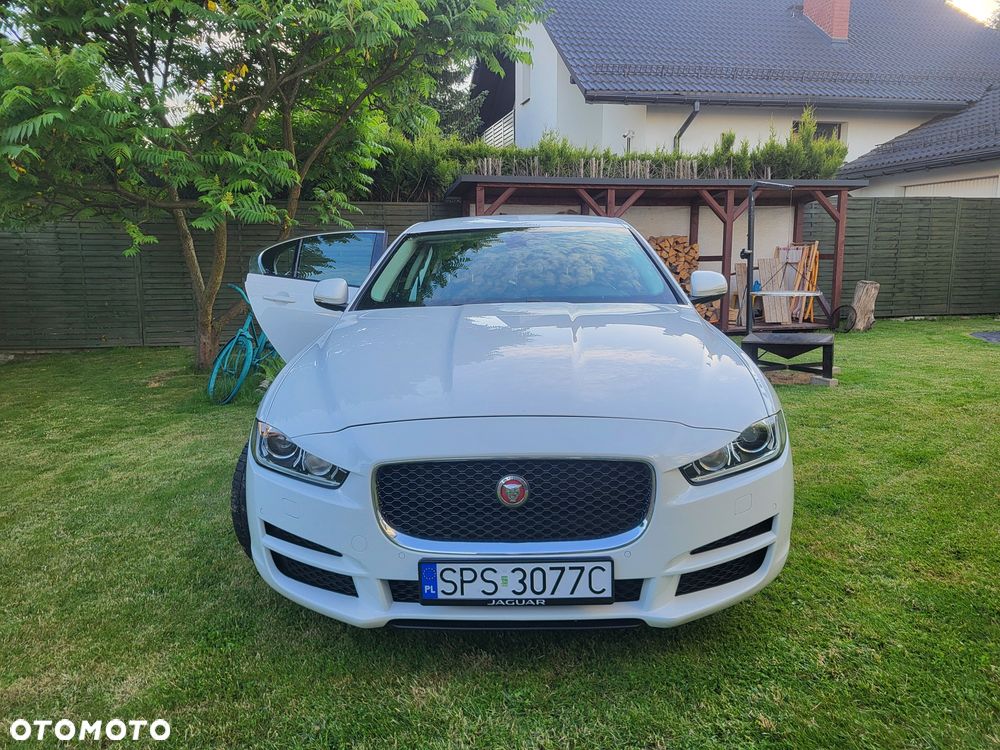 Jaguar XE - 2