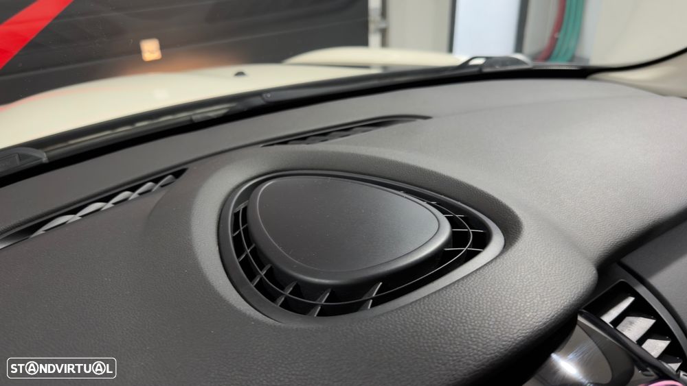 MINI 3 Portas One - 30