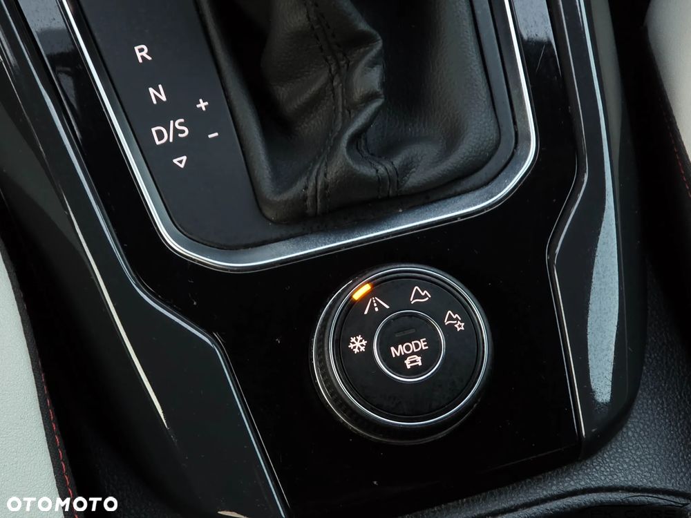 Volkswagen T-Roc 2.0 TDI SCR 4MOTION DSG R-Line - 27