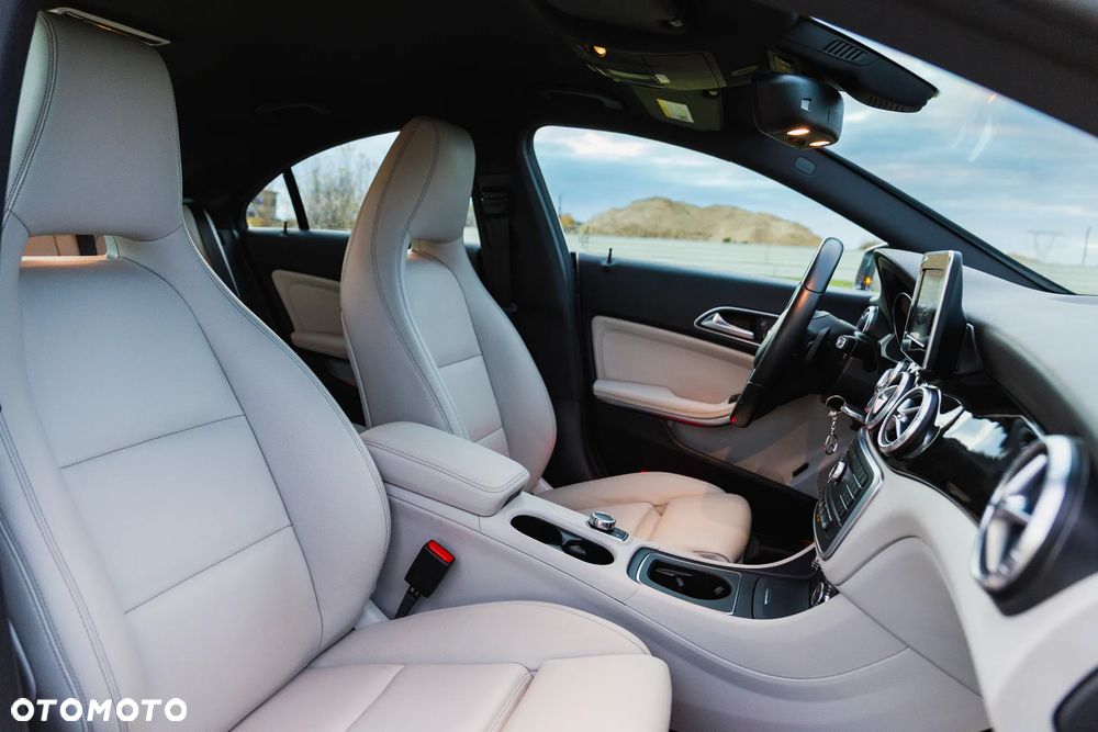 Mercedes-Benz CLA 250 4-Matic - 18