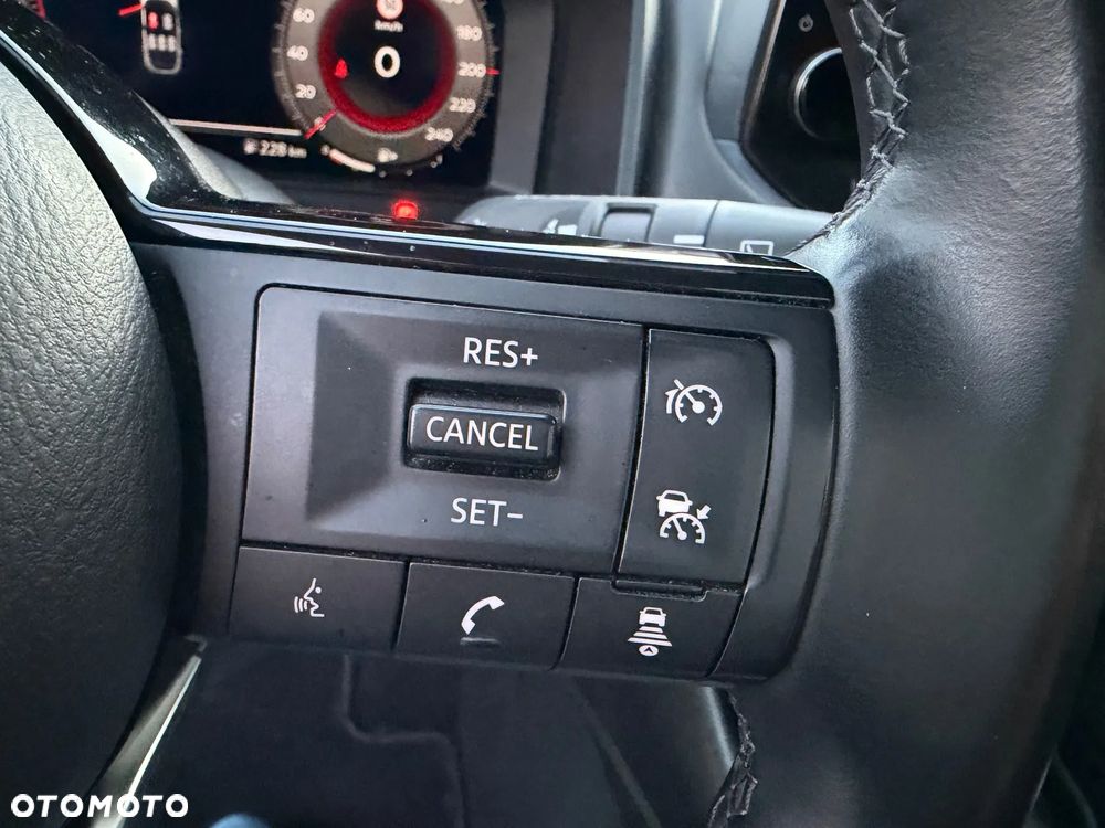 Nissan Qashqai 1.3 DIG-T N-Connecta EU6d - 34